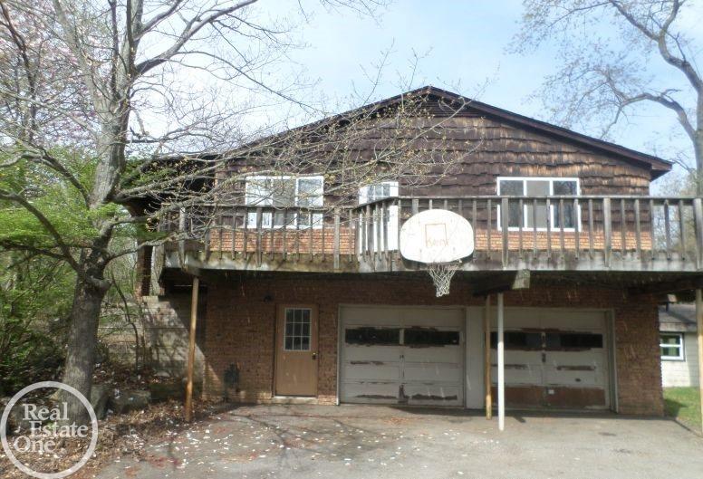 2371 28 Mile Road Washington, MI 48094 - Photo 34 of 37 Side Turned Garage