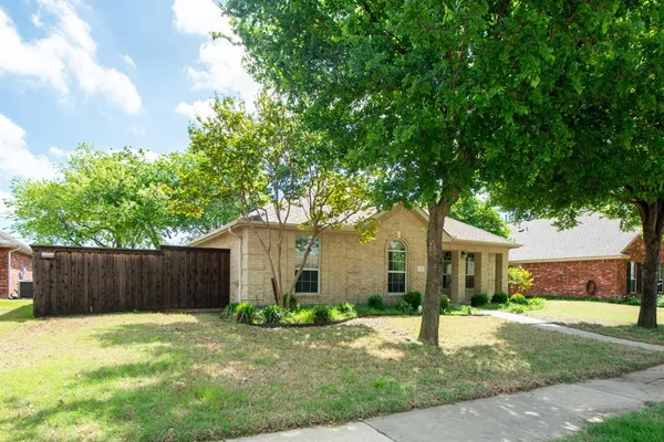 $419,999 | 711 Sweet Peach Drive, Allen, TX 75002