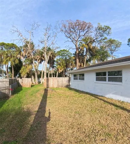 $3,300 | 1649 North Dakota Avenue Northeast, St. Petersburg, FL 33703