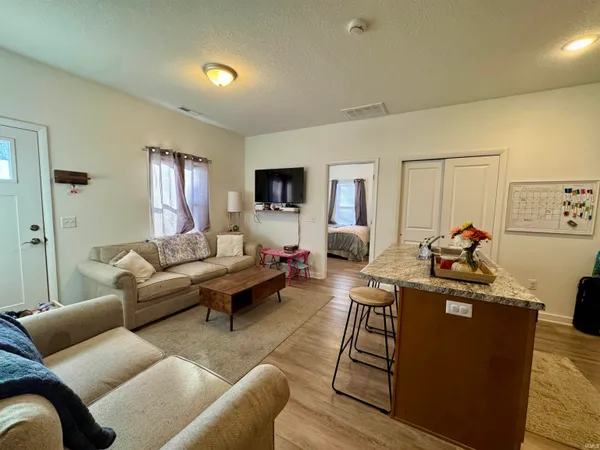 $1,300 | 3515 Lower Huntington Road, Unit 102, Fort Wayne, IN 46809