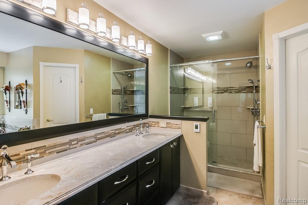5345 Stickney Road Clarkston, MI 48348 - Photo 24 of 60 Master Bathroom.jpg