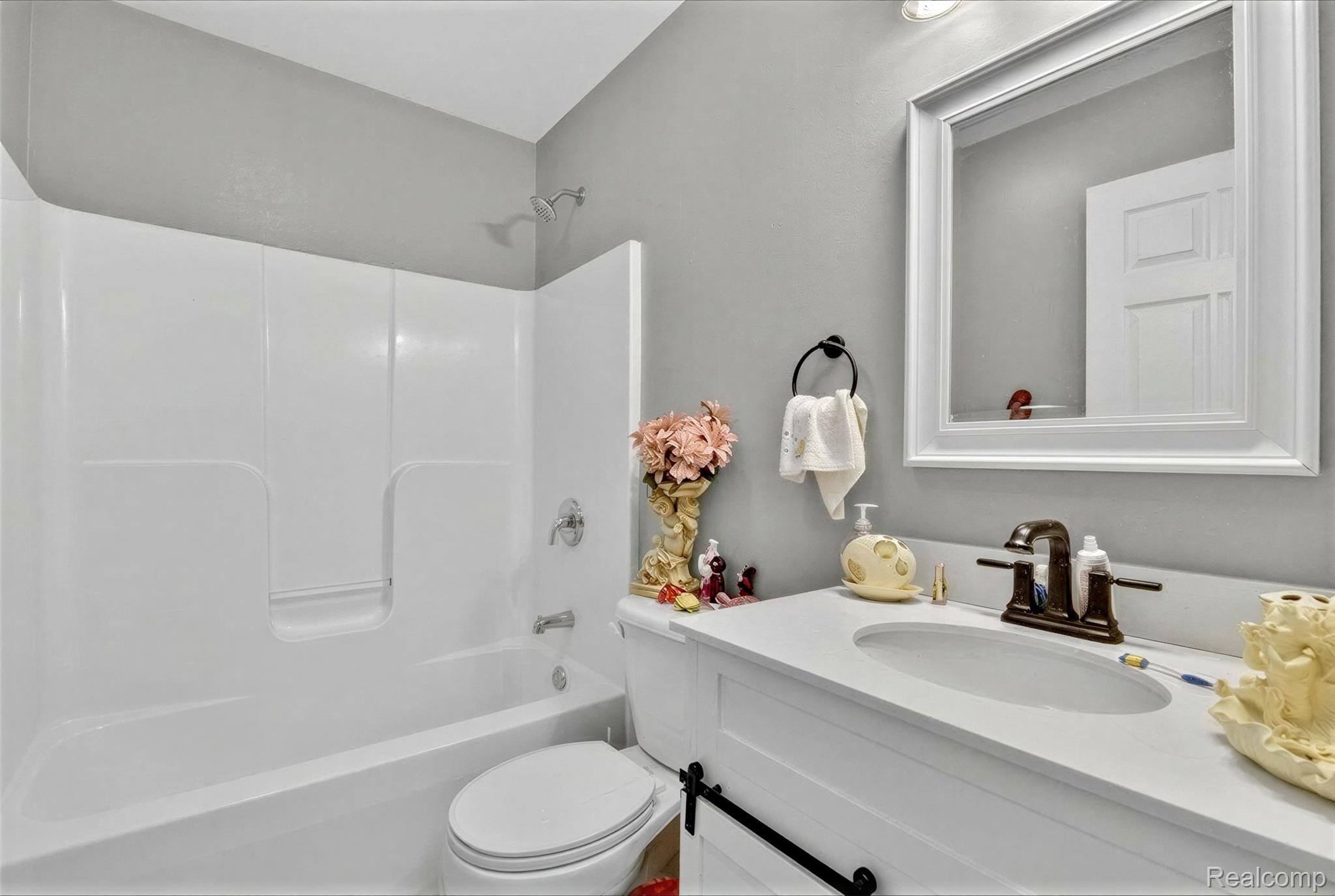 6198 Brancheau Road Newport, MI 48166 - Photo 33 of 47 20-6198-Brancheau-St-WindowStill-Photography.jpg