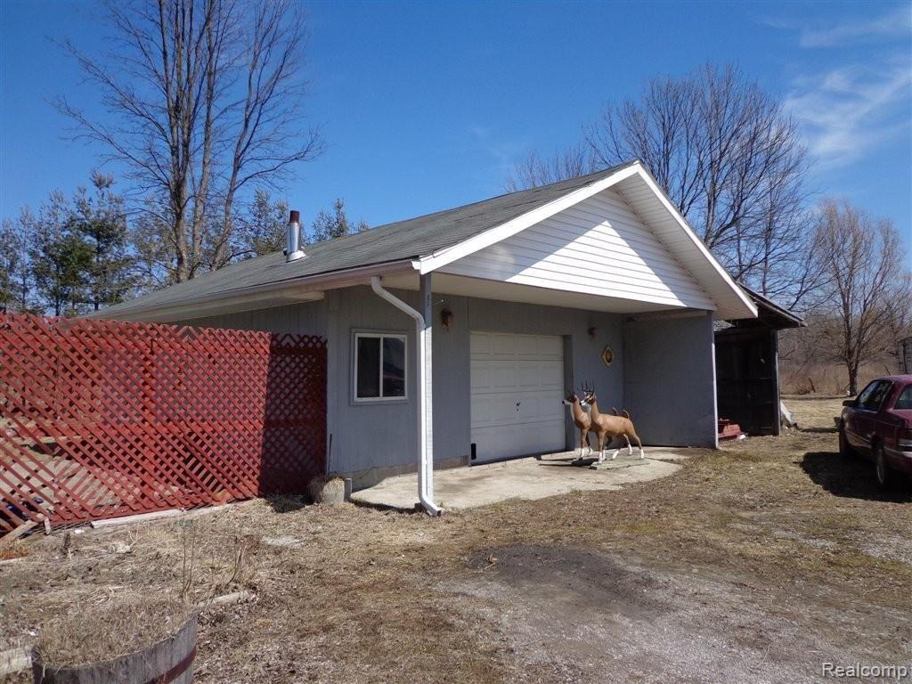 1672 Allen Road Smiths Creek, MI 48074 - Photo 3 of 11 DSC00045.JPG