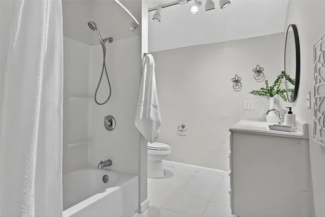 $593,500 | 4900 27th Avenue South, Gulfport, FL 33707