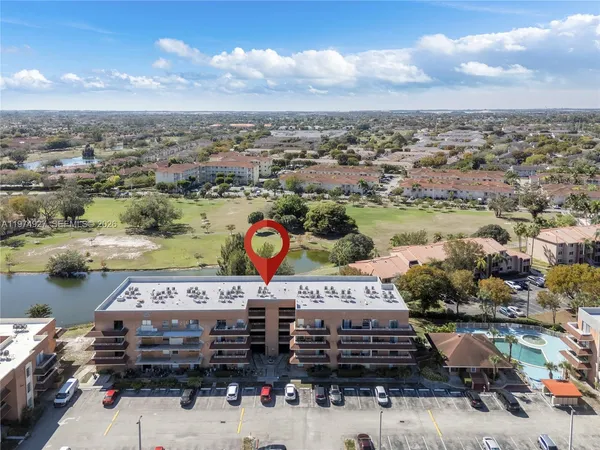 $195,000 | 17530 Northwest 68th Avenue, Unit C2003, Hialeah, FL 33015