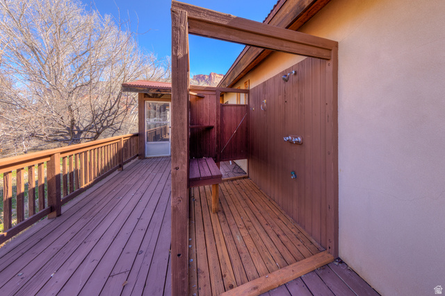 423 Amber Lane Moab, UT 84532 - Photo 42 of 63 Outdoor shower