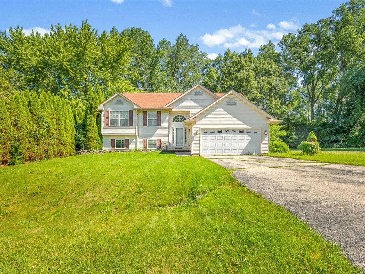 212 Rochester Road Northeast Poplar Grove, IL 61065 - Photo 3 of 39