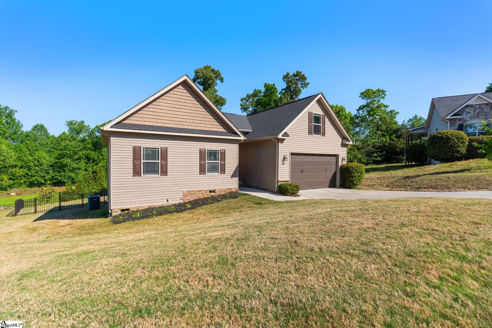 31 Caperton Way Greer, SC 29651 - Photo 2 of 41