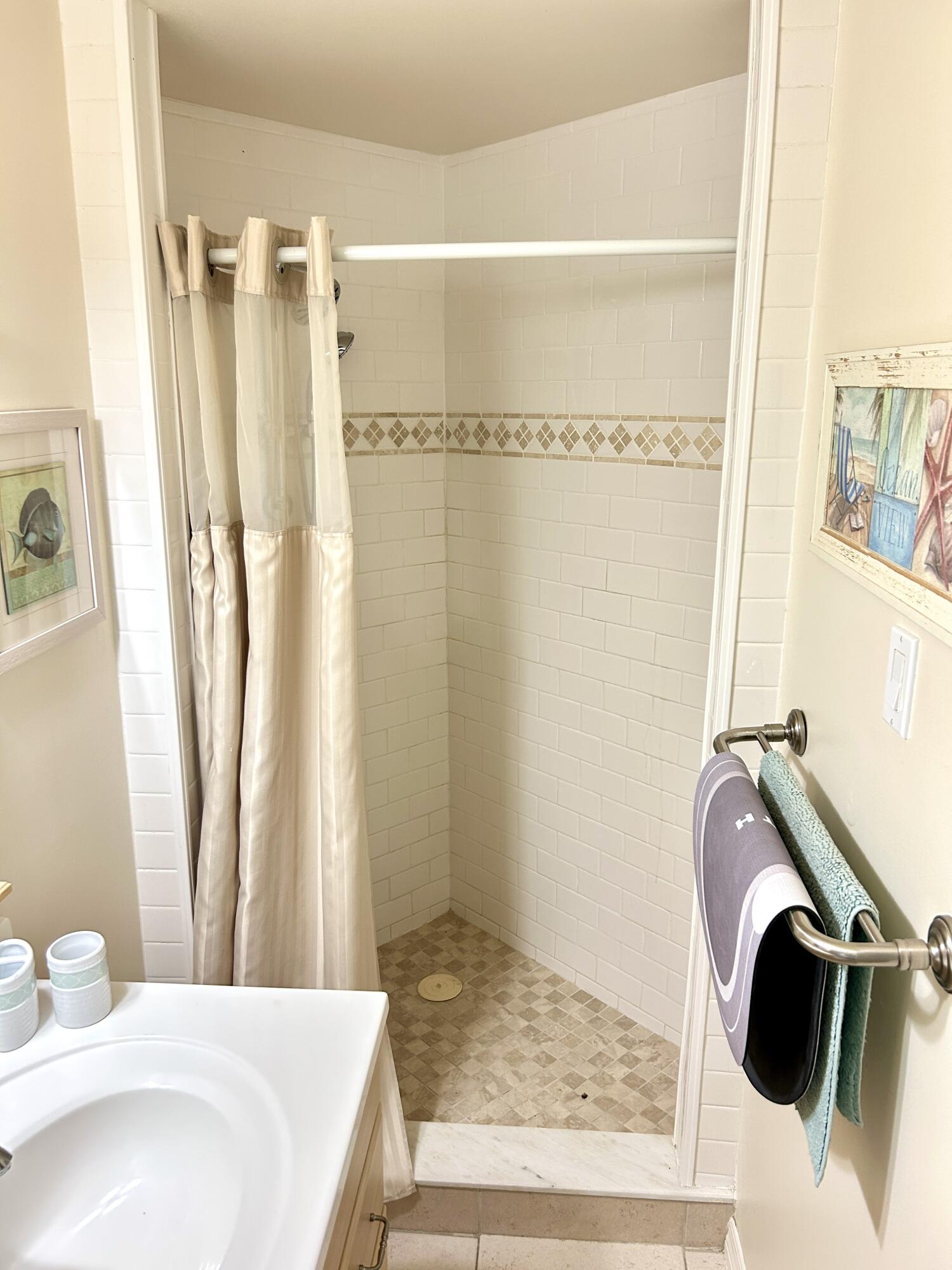 1401 South 33rd Road Hollywood, FL 33021 - Photo 20 of 44 IMG_2587