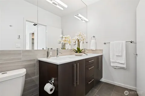 $849,800 | 3929 2nd Avenue Northeast, Seattle, WA 98105