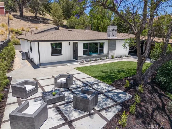 $999,999 | 10553 McBroom Street, Sunland, CA 91040