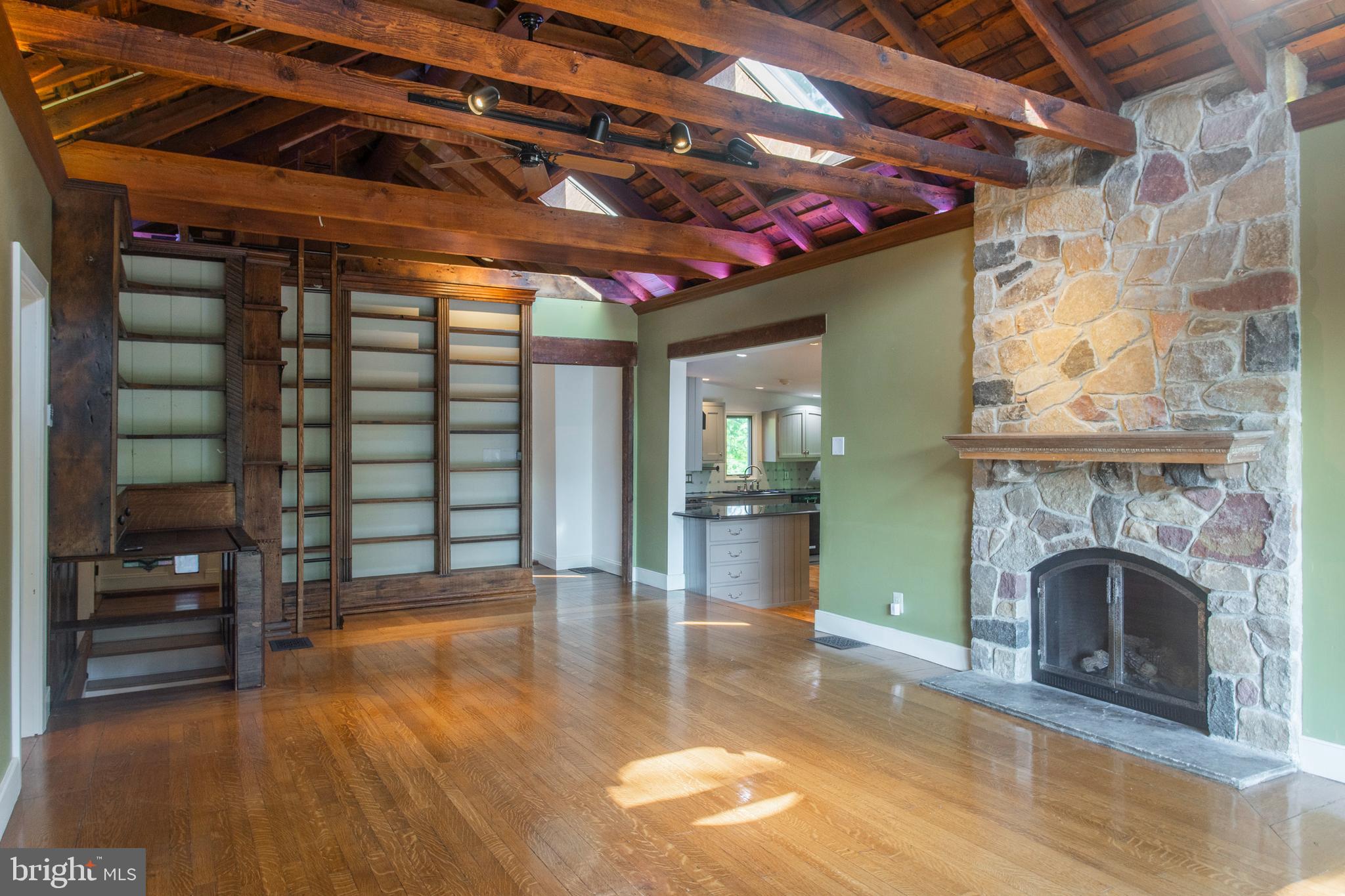 23 Dunminning Road Newtown Square, PA 19073 - Photo 5 of 35 Great room empty
