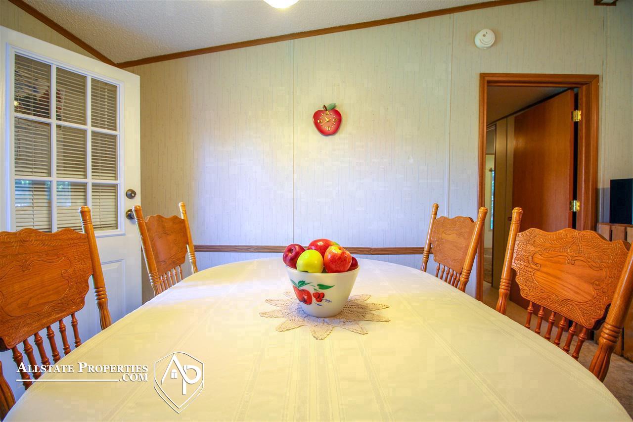 4460 Center Road Flint, MI 48506 - Photo 6 of 33