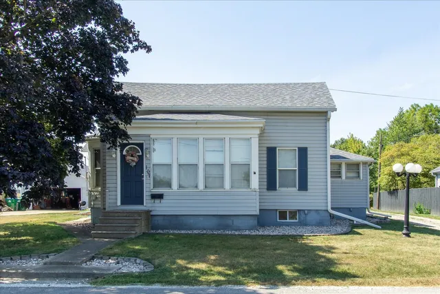 $187,000 | 107 South 5th Avenue, Mendota, IL 61342