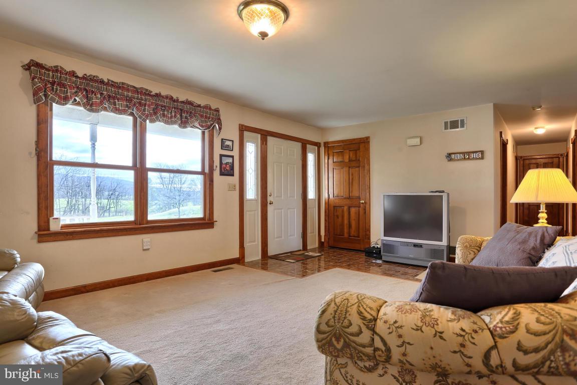 265 Werner Road Fredericksburg, PA 17026 - Photo 4 of 32 Gallery Image 4