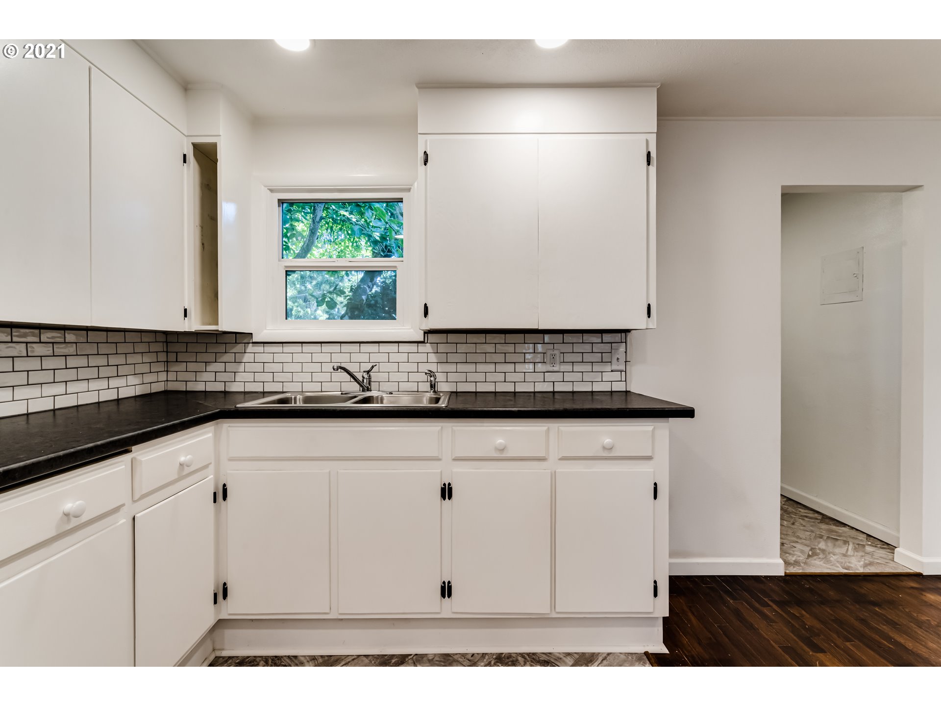 1679 J Street Springfield, OR 97477 - Photo 13 of 20