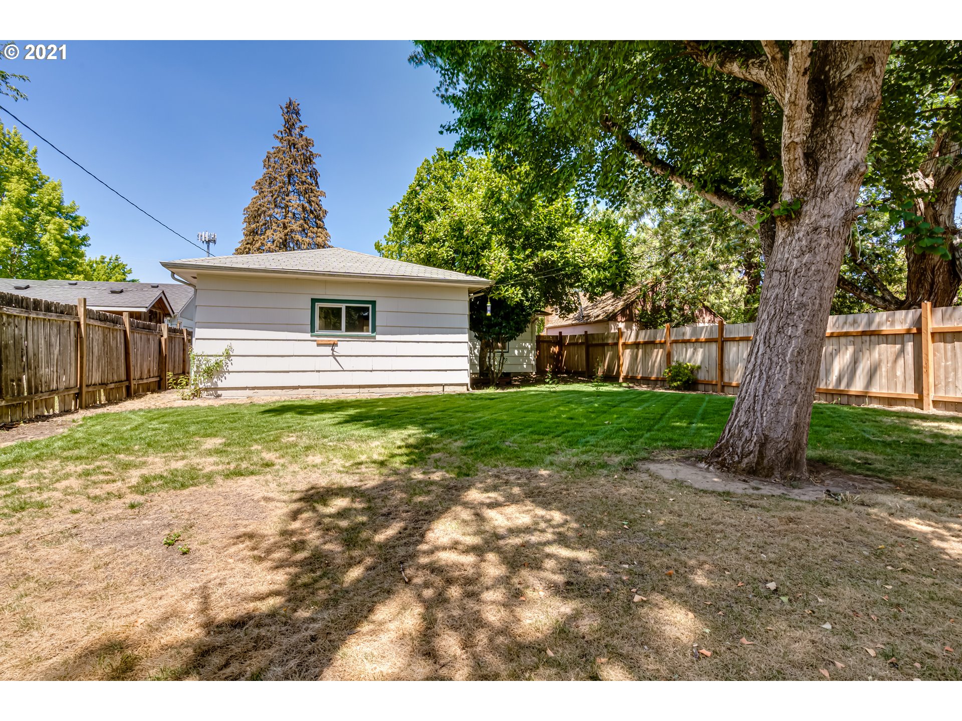 1679 J Street Springfield, OR 97477 - Photo 4 of 20
