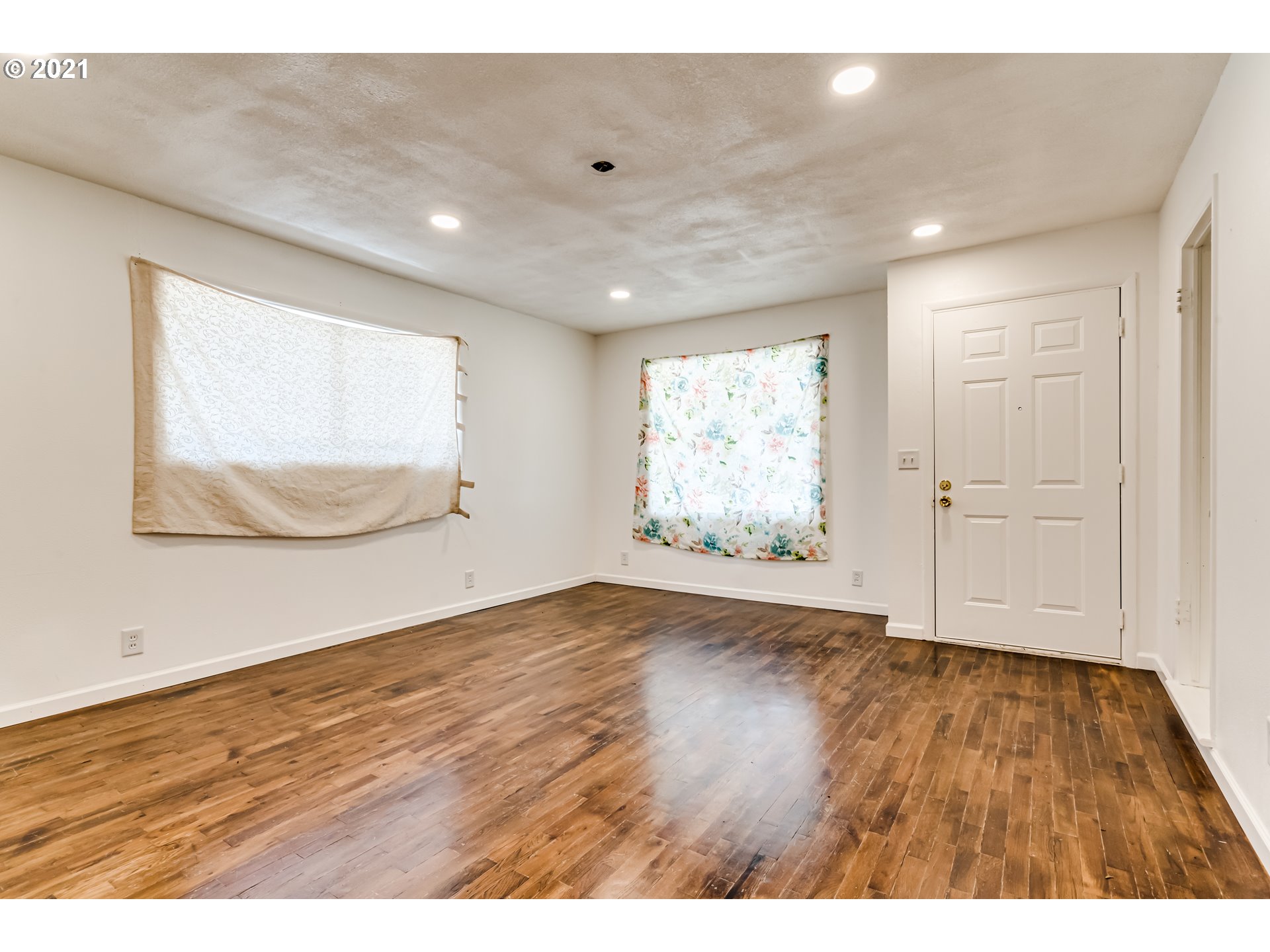 1679 J Street Springfield, OR 97477 - Photo 8 of 20