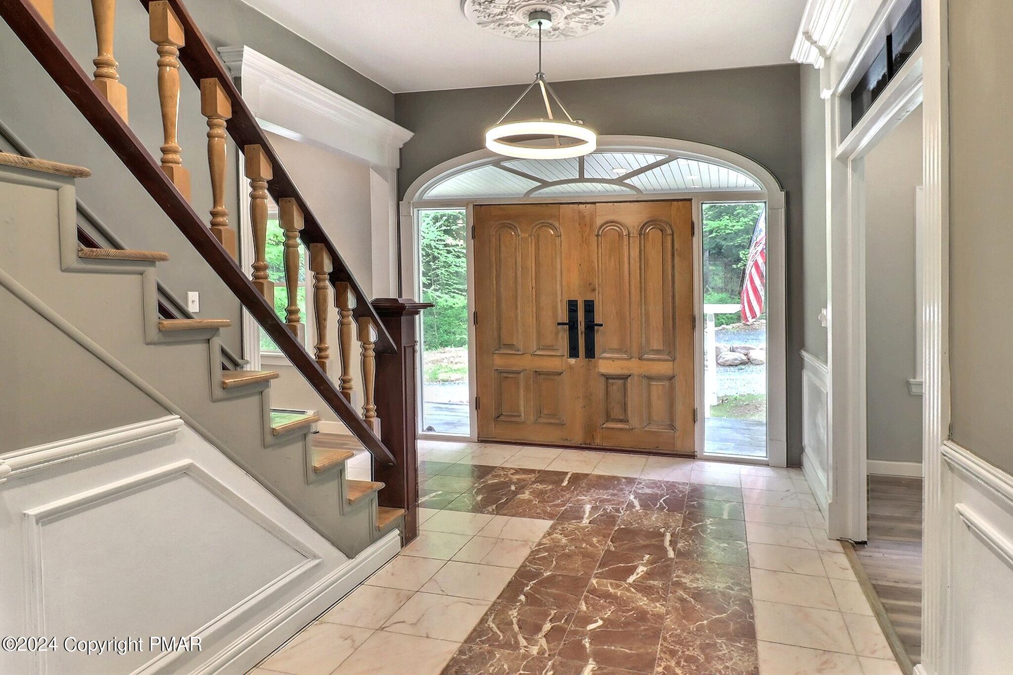 333 Merwinsburg Road Effort, PA 18330 - Photo 10 of 55 Foyer