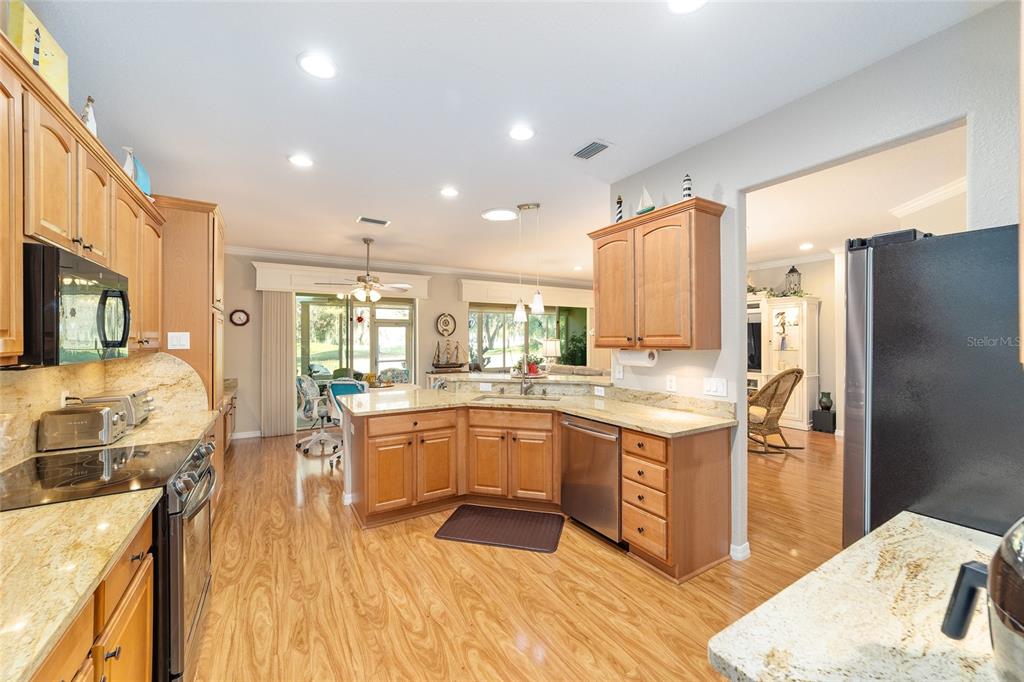 8723 Southeast 130th Loop Summerfield, FL 34491 - Photo 17 of 78