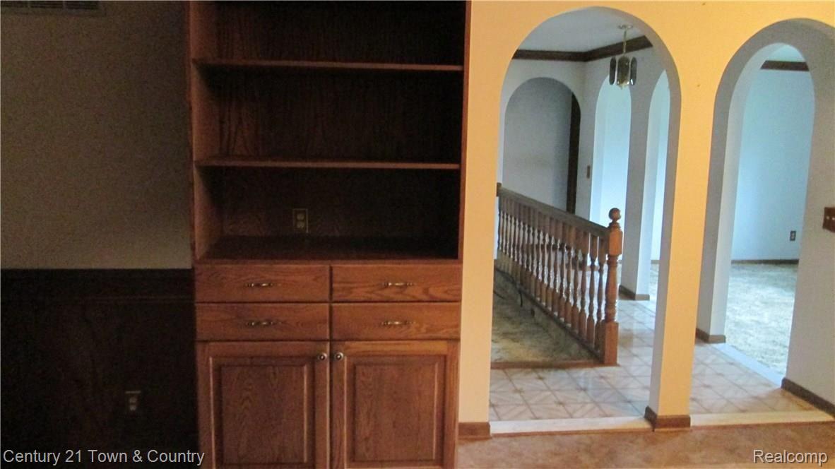 2325 Norton Road Rochester, MI 48307 - Photo 14 of 39 IMG_1690.JPG