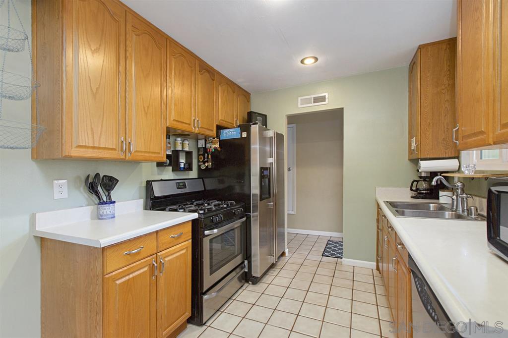 9230 Shadow Hill Road Santee, CA 92071 - Photo 14 of 23 Gallery Image 14