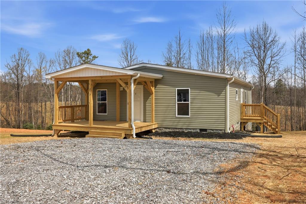253 Ridge Top Road North Wilkesboro, NC 28659 - Photo 7 of 39