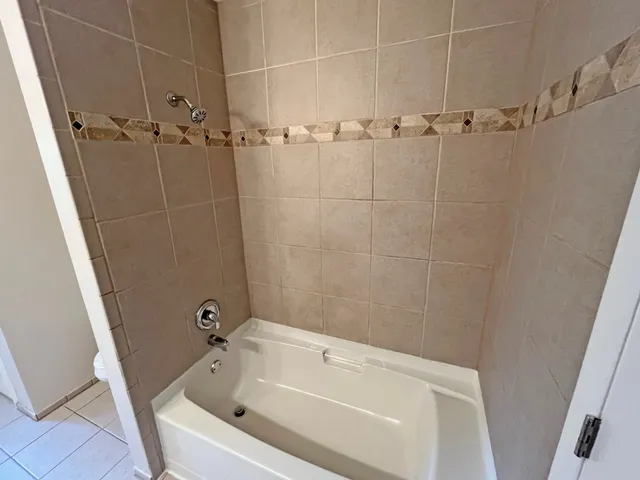 $199,900 | 4240 Greenbrier Lane, Richton Park, IL 60471