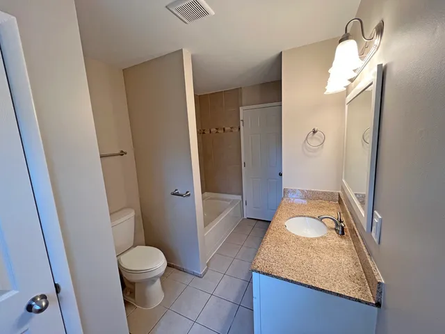 $199,900 | 4240 Greenbrier Lane, Richton Park, IL 60471