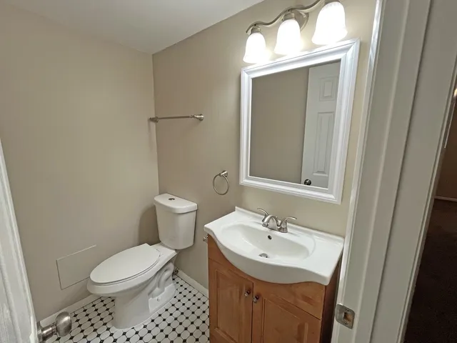 $199,900 | 4240 Greenbrier Lane, Richton Park, IL 60471