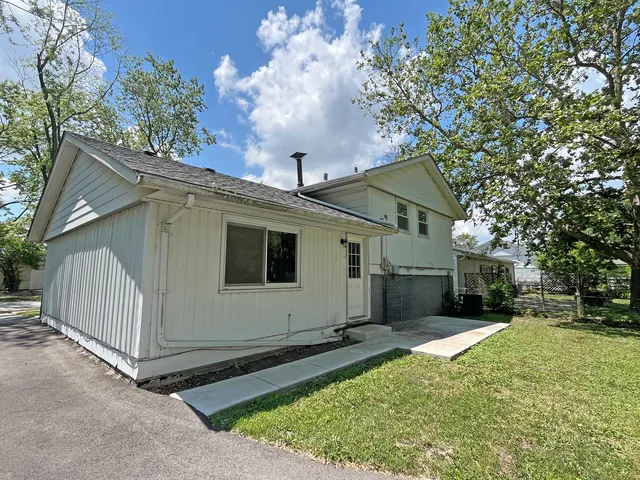 $199,900 | 4240 Greenbrier Lane, Richton Park, IL 60471