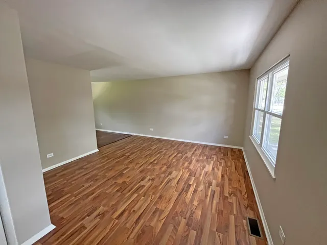 $199,900 | 4240 Greenbrier Lane, Richton Park, IL 60471