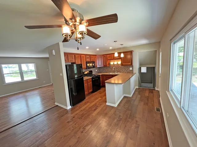 $199,900 | 4240 Greenbrier Lane, Richton Park, IL 60471