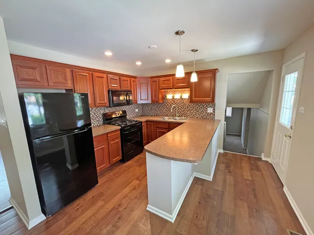 $199,900 | 4240 Greenbrier Lane, Richton Park, IL 60471