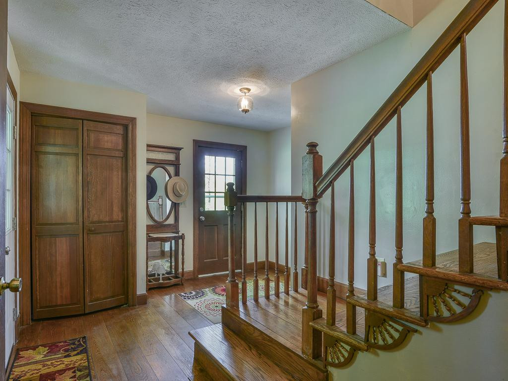 133 Millwood Road Bristol, TN 37620 - Photo 19 of 36 back staircase