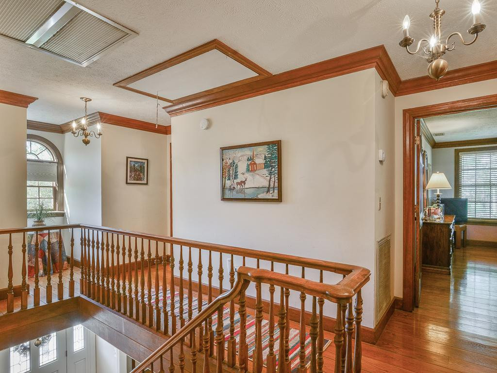 133 Millwood Road Bristol, TN 37620 - Photo 20 of 36 landing