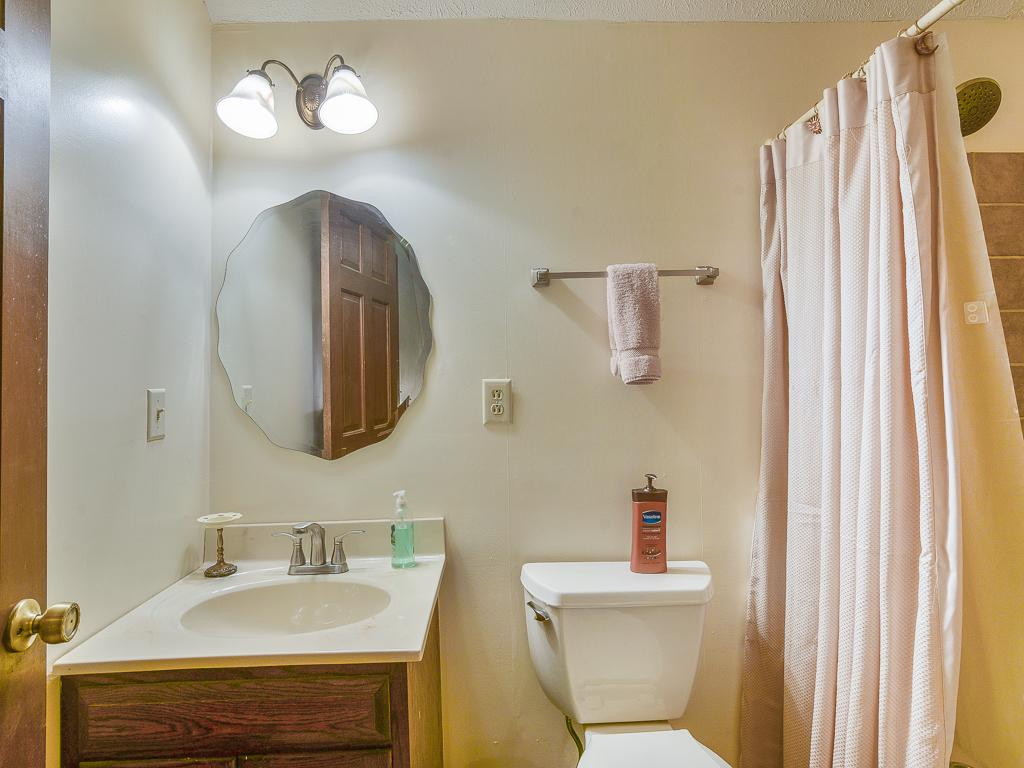 133 Millwood Road Bristol, TN 37620 - Photo 28 of 36 bath with whirlpool