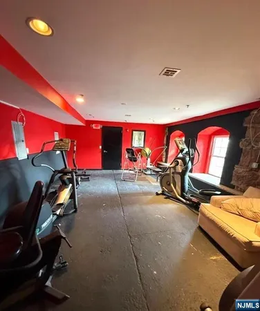 $2,050 | 57-69 Westervelt Avenue, Hawthorne, NJ 07506