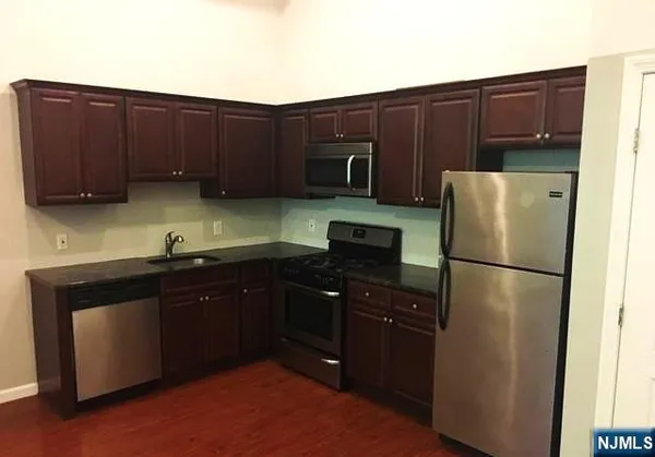 $2,050 | 57-69 Westervelt Avenue, Hawthorne, NJ 07506