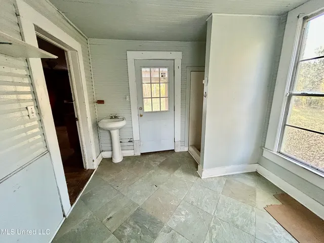 $125,000 | 3798 Front Street, Silver Creek, MS 39663