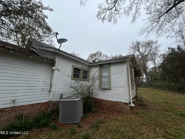 $125,000 | 3798 Front Street, Silver Creek, MS 39663