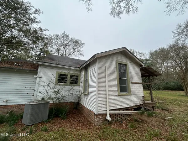 $125,000 | 3798 Front Street, Silver Creek, MS 39663
