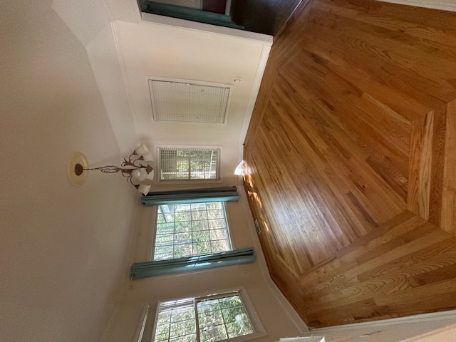 905 North Crestview Drive Seneca, SC 29678 - Photo 3 of 16 This inviting space features lustrous hardwood flooring, ample natural light, and elegant ceiling accents.