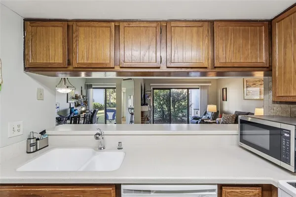 $197,900 | 1051 South Highland Street, Unit 3B, Mount Dora, FL 32757