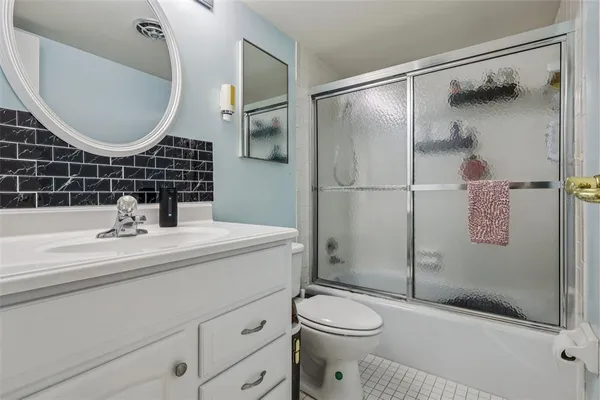 $197,900 | 1051 South Highland Street, Unit 3B, Mount Dora, FL 32757