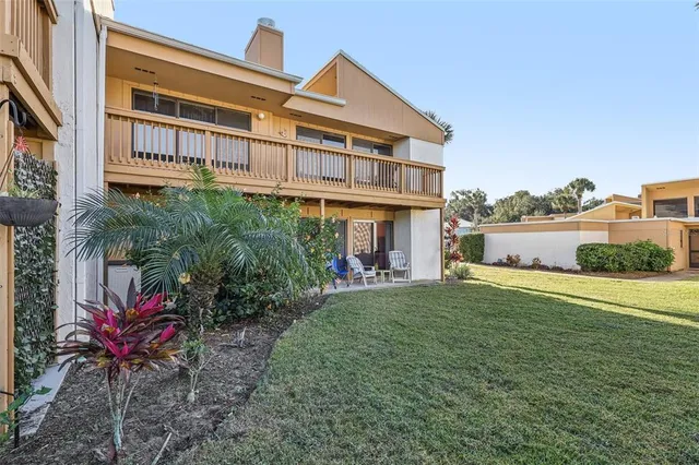 $199,900 | 1051 South Highland Street, Unit 3B, Mount Dora, FL 32757