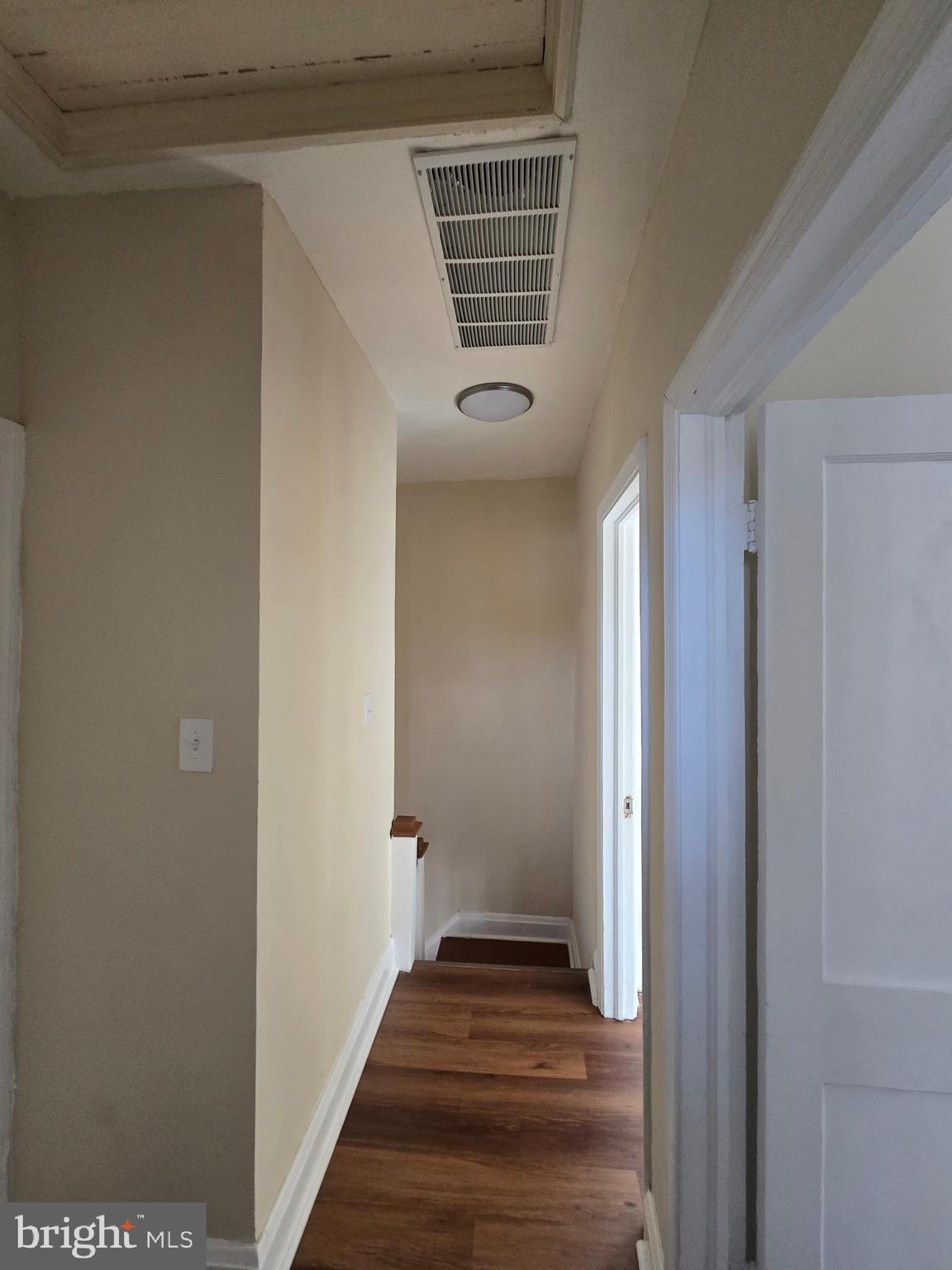 2527 West Cold Spring Lane Baltimore, MD 21215 - Photo 23 of 45 Upper level Hall