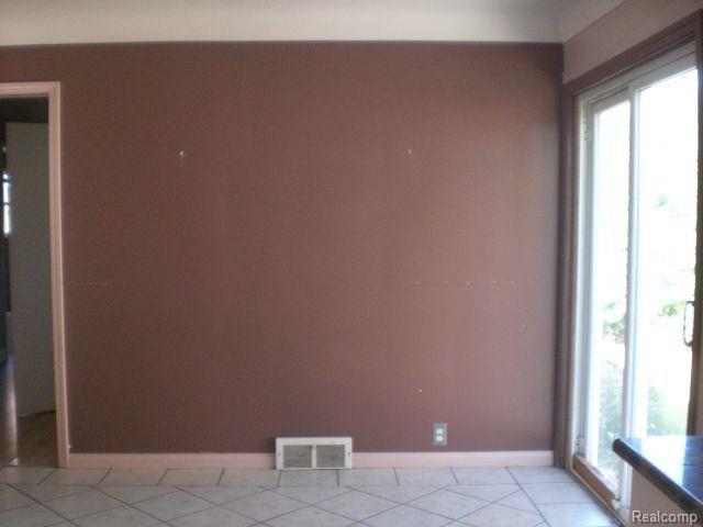 23112 Rausch Avenue Eastpointe, MI 48021 - Photo 4 of 8 rau4
