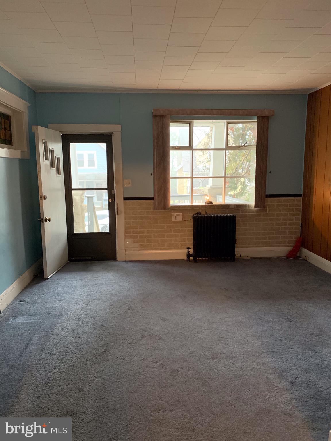 418 Walcott Road Baltimore, MD 21206 - Photo 5 of 30 Living Room