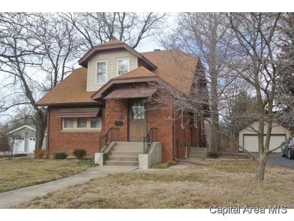 1712 Mound Road Jacksonville, IL 62650 - Photo 1 of 15 Gallery Image 1